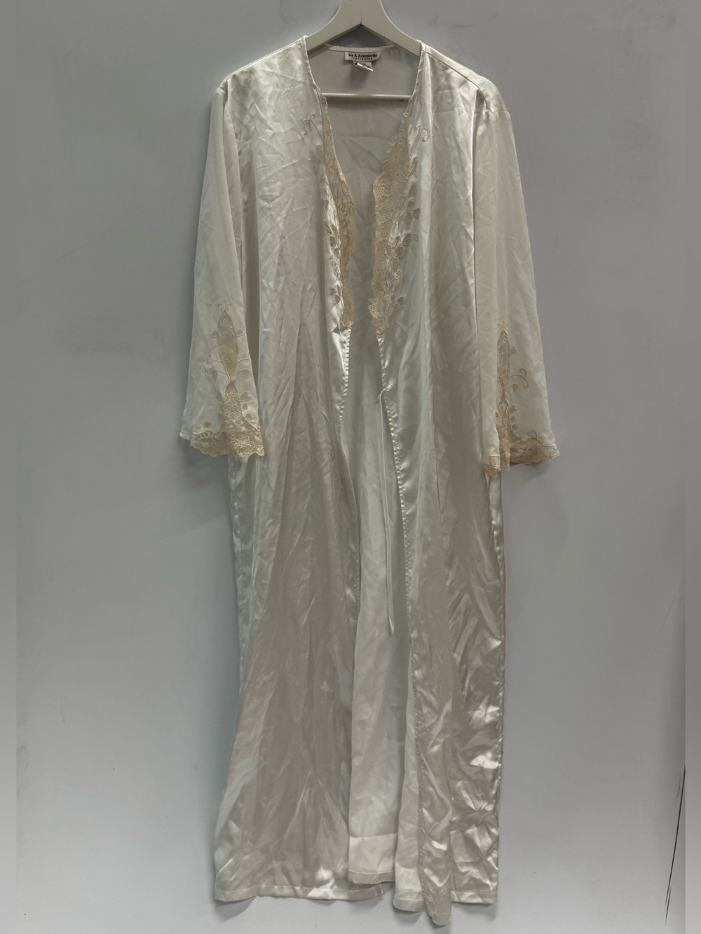 Silky Ivory Lace-Trim Long Robe – Unbranded